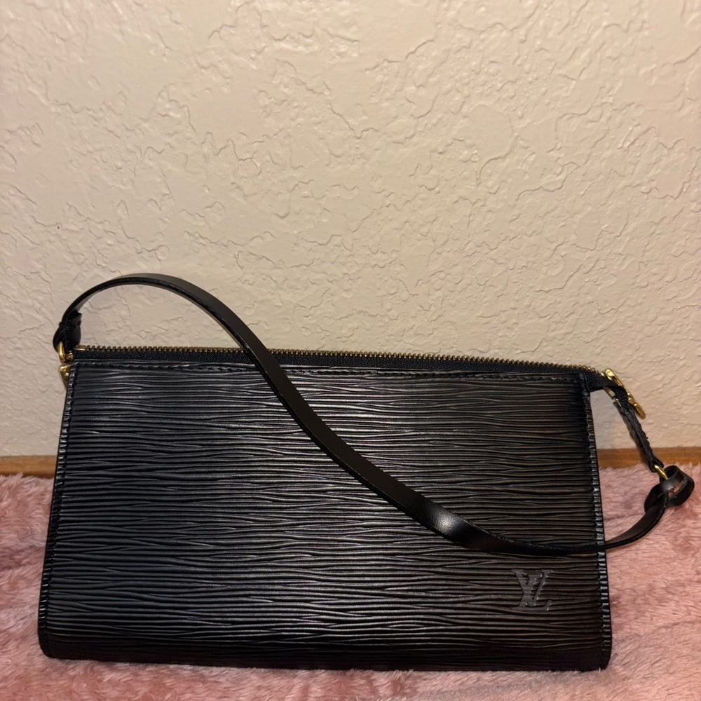 Louis Vuitton Epi Black Pochette